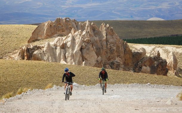 Video MTB Tours na Patagônia dos Vales e Vulcões